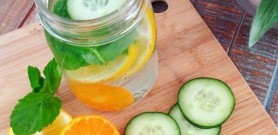 Nước detox chanh đánh tan mỡ bụng