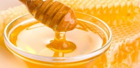 3 công thức trẻ hóa da từ mặt nạ mật ong