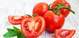 Bí kíp trị nám da hiệu quả với cà chua