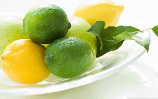 cac-loai-trai-cay-giau-vitamin-c-lam-trang-da-tu-nhien-2