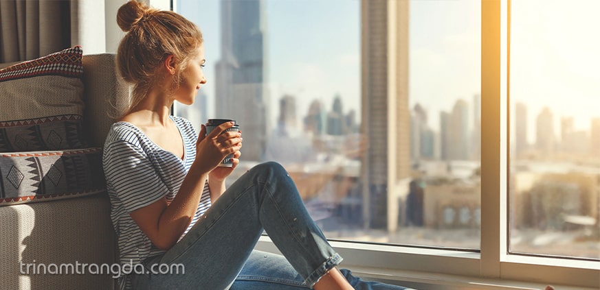 Bảo vệ da khỏi những tia UV xuyên vào trong nhà