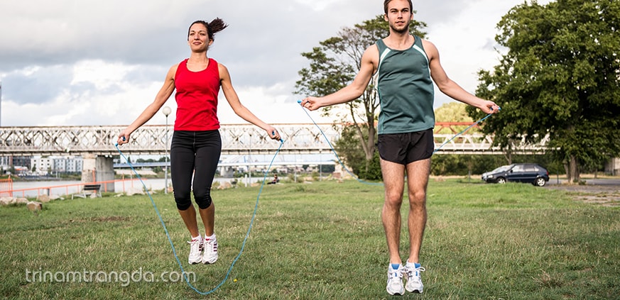 Nhảy dây đốt cháy mỡ thừa và calo khủng